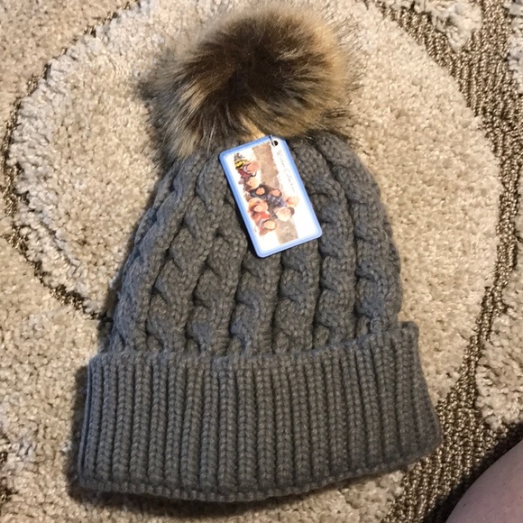 Simplicity Beanie - Picture 2 of 8